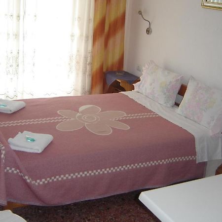 Hotel Angela Asprovalta Esterno foto